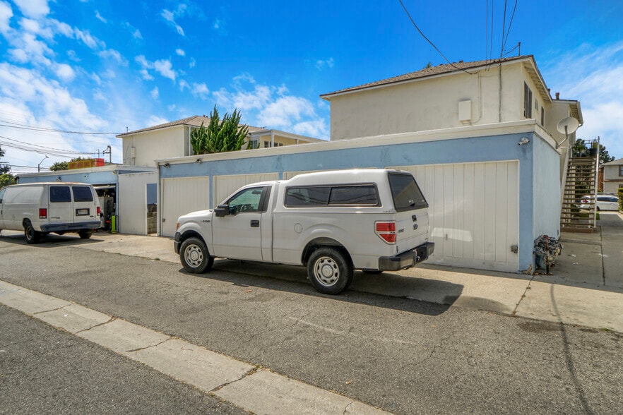 More Photos Of 12314 Washington Pl, Los Angeles Apartments For Sale