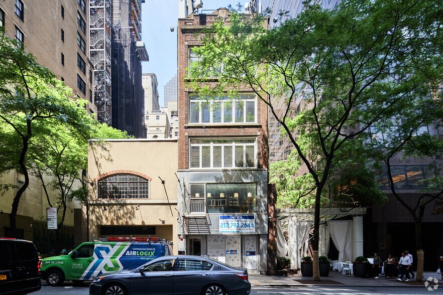 Primary Photo Of 9 E 53rd St, New York Office For Lease