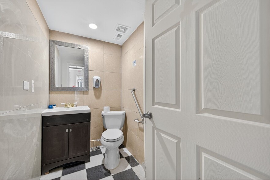 More Photos Of 1601 Montello Ave NE, Washington Storefront For Lease