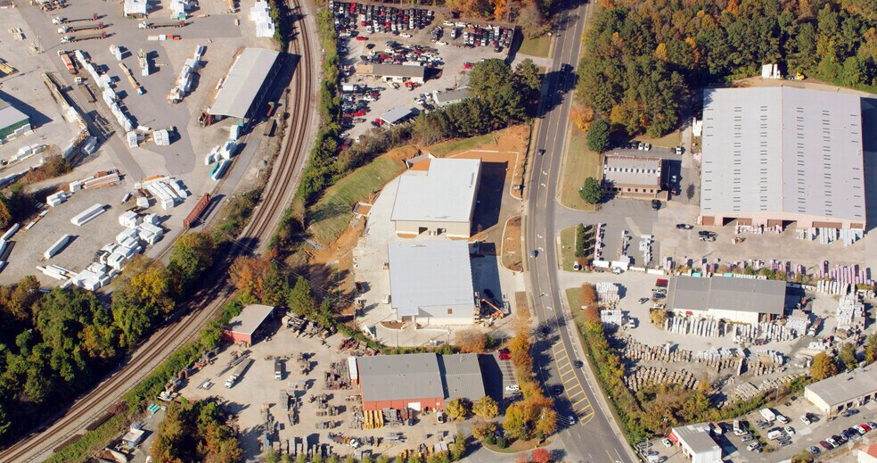 More Photos Of 2535 S Main St, Kennesaw Warehouse For Lease