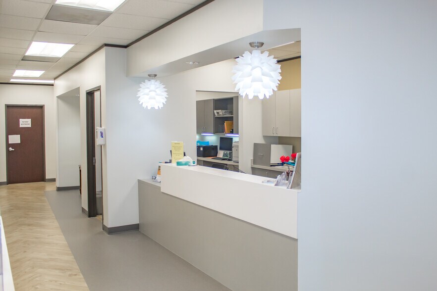 More Photos Of 1330 Kingwood Dr, Kingwood Medical For Lease