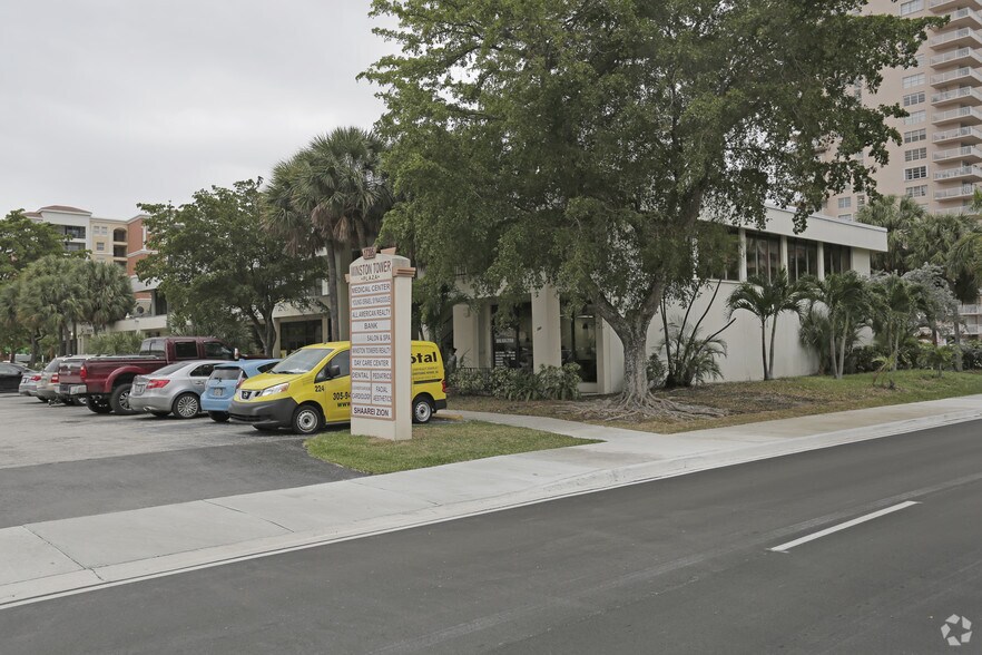 Primary Photo Of 17395 N Bay Rd, Sunny Isles Beach Office For Lease