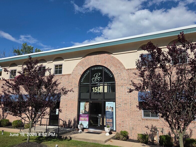 More Photos Of 150 S Pearl St, Pearl River Medical For Sale