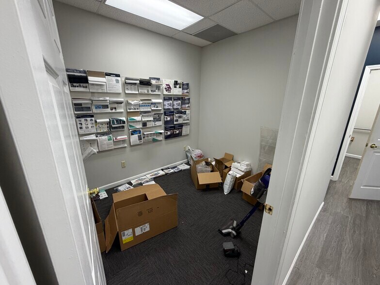 More Photos Of 256 Vann Dr, Jackson Storefront Retail Office For Sale
