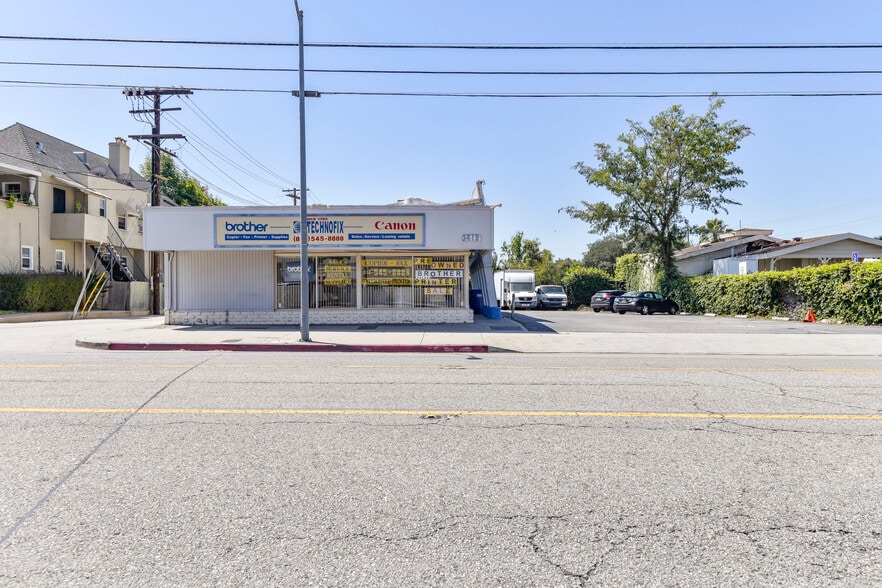 Primary Photo Of 1412 E Wilson Ave, Glendale Freestanding For Sale