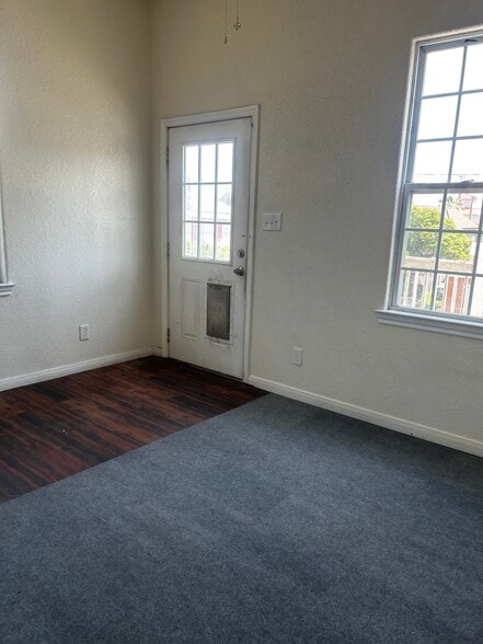 More Photos Of 1613 Avenue N 1/2, Galveston Multifamily For Lease