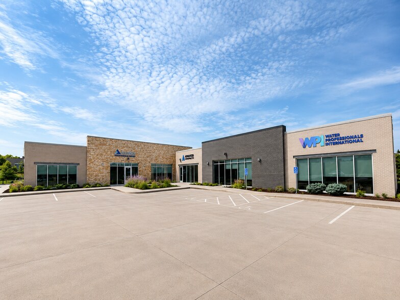 More Photos Of 9400 Plum Dr, Urbandale Office For Lease