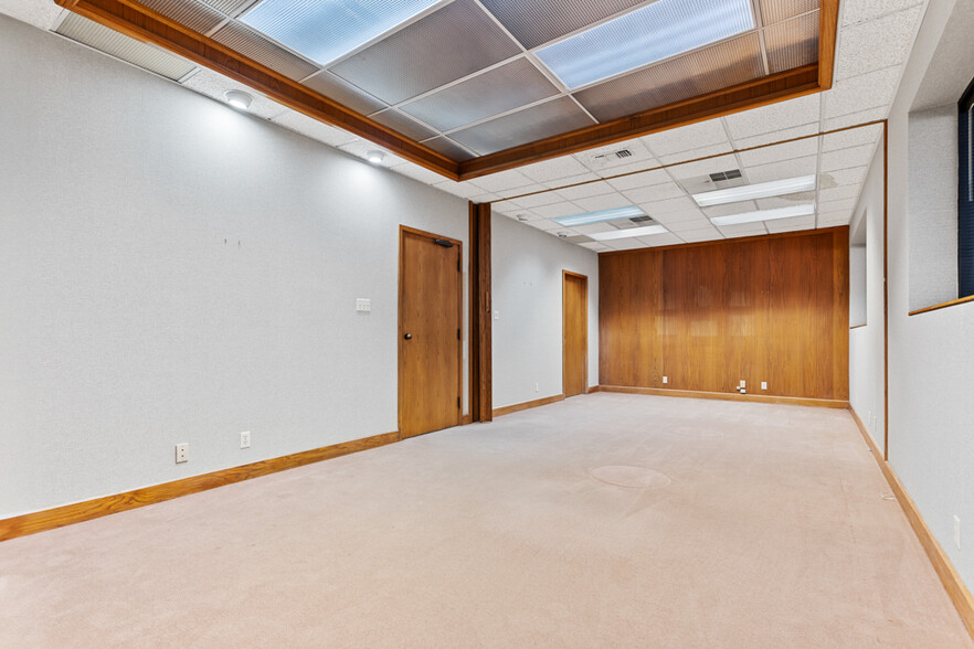 More Photos Of 915 Judson Rd, Longview Office Residential For Sale