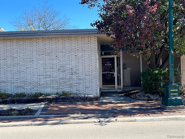 More Photos Of 3151 S Wayne Rd, Wayne Storefront Retail Office For Lease