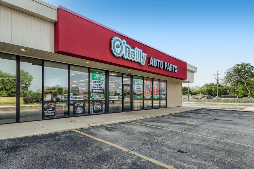 More Photos Of 805-845 N Roselle Rd, Schaumburg Unknown For Lease