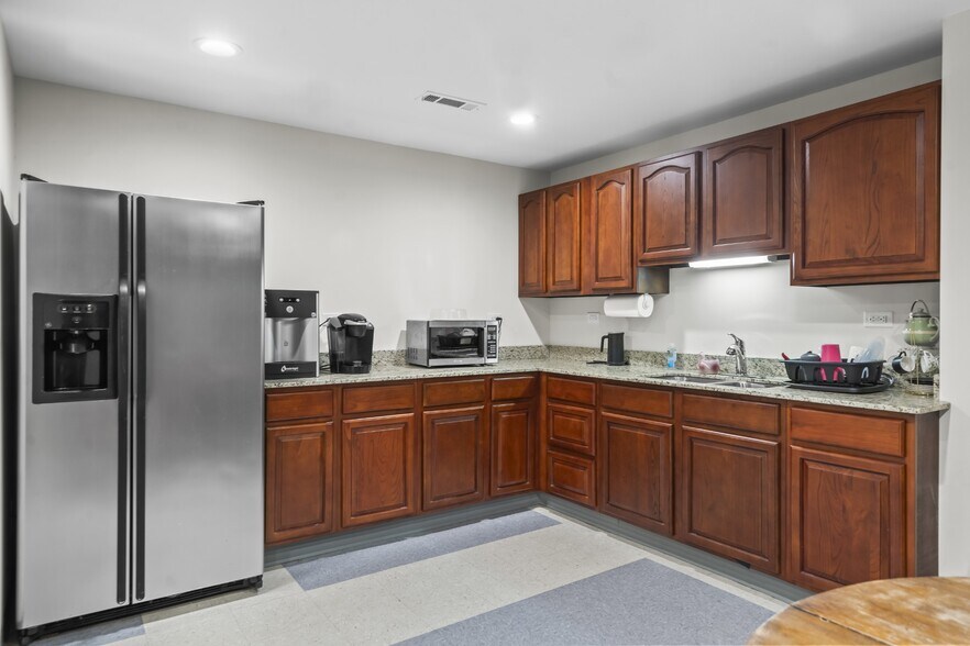 More Photos Of 1441 N Market St, Dayton Office For Sale