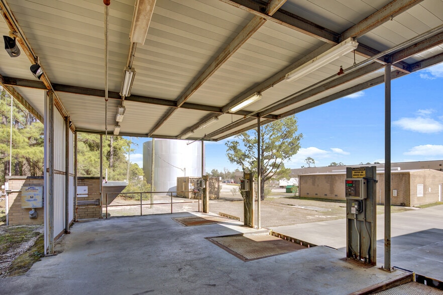 More Photos Of 3036 Gillespie St, Fayetteville Manufacturing For Lease