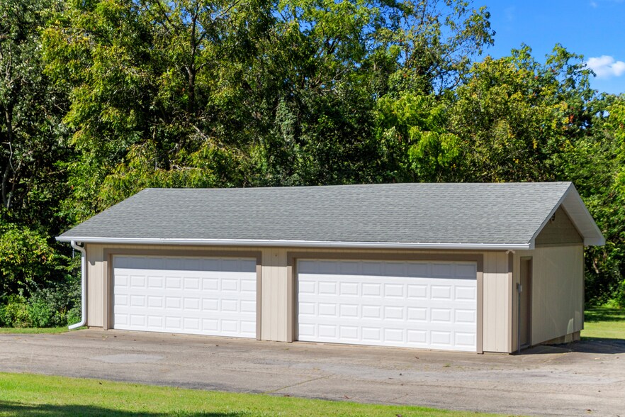 More Photos Of 8508 Il Route 120, Woodstock Specialty For Sale