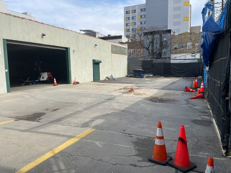 More Photos Of 1049 Washington Ave, Bronx Service Station For Lease