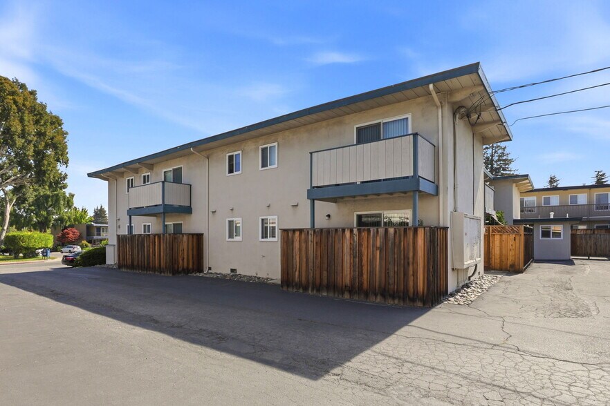 More Photos Of 511 Walker Dr, Mountain View Apartments For Sale