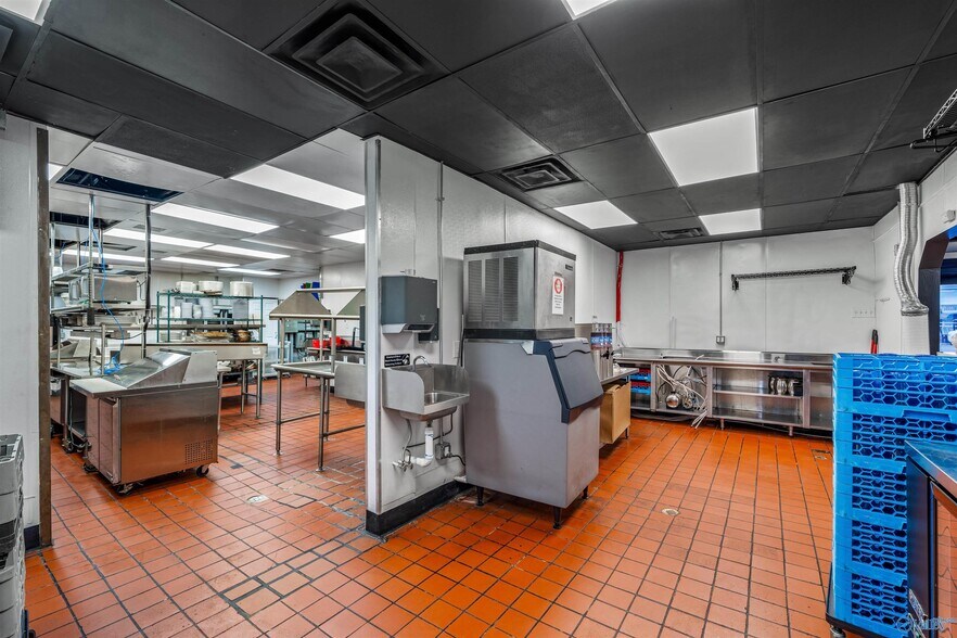 More Photos Of 1106 Gault Ave S, Fort Payne Fast Food For Lease