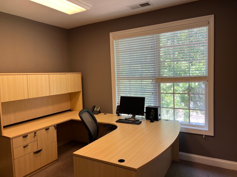More Photos Of 3105 Creekside Village Dr, Kennesaw Office For Sale