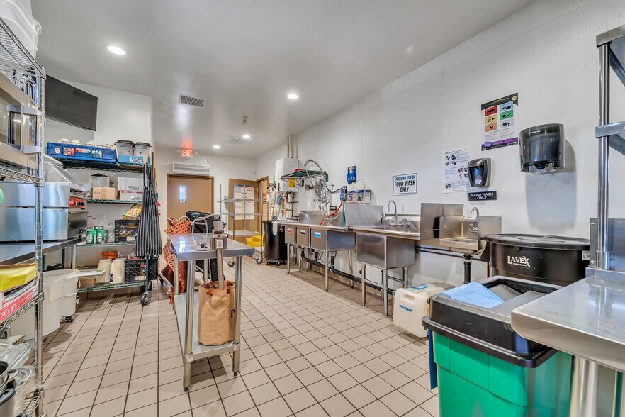 More Photos Of 10624 S. Loop blvd, California City Fast Food For Sale