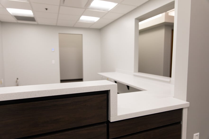Primary Photo Of 17030 Lakeside Hills Plz, Omaha Medical For Lease