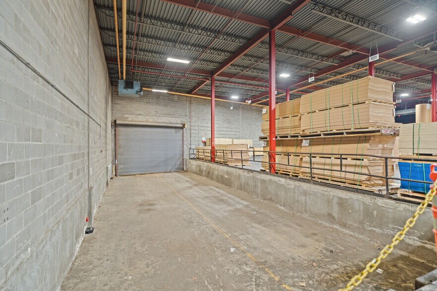 More Photos Of 26 Sears Way, West Springfield Distribution For Lease
