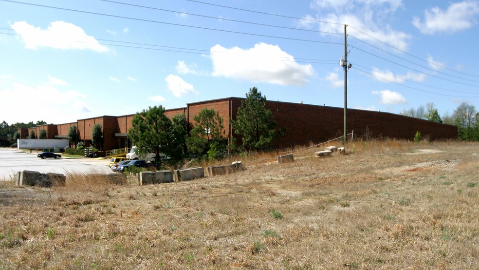 More Photos Of 7523 Southlake Pky, Morrow Warehouse For Lease