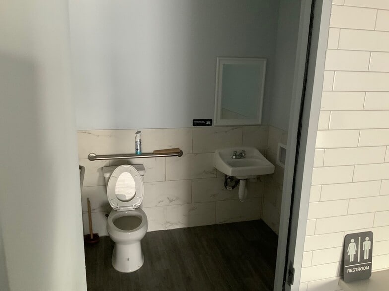 More Photos Of 19010-19074 Gulf Fwy, Friendswood Unknown For Lease