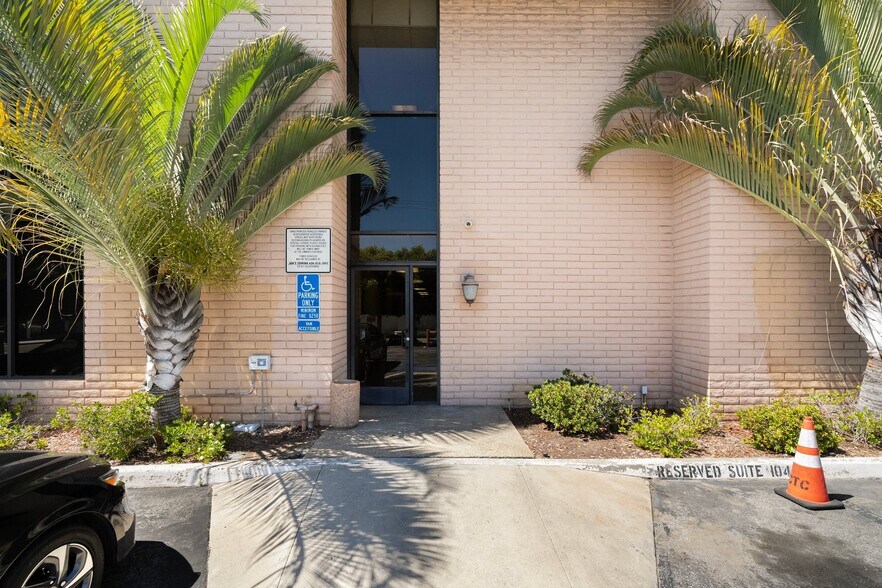 More Photos Of 100 S Citrus Ave, Covina Office For Sale