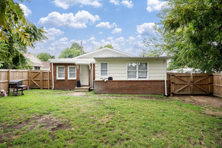 More Photos Of , Petersburg Multifamily For Sale