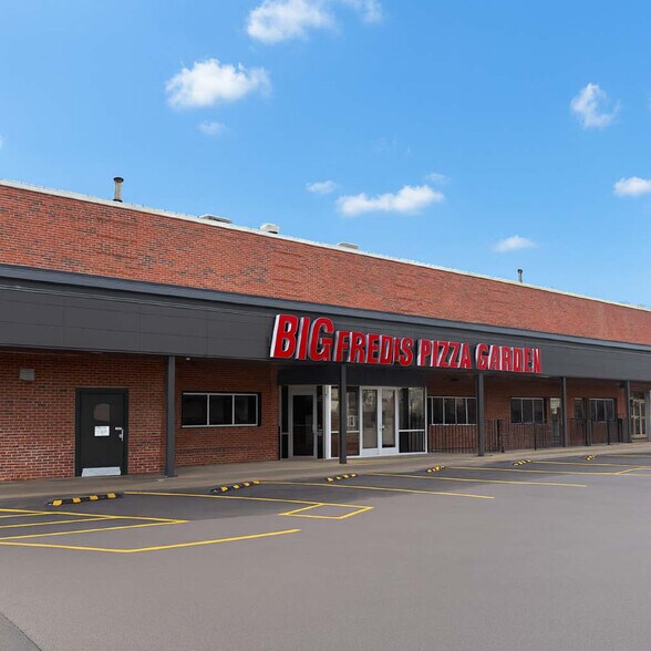More Photos Of 1101-1131 119th St, Omaha General Retail For Lease