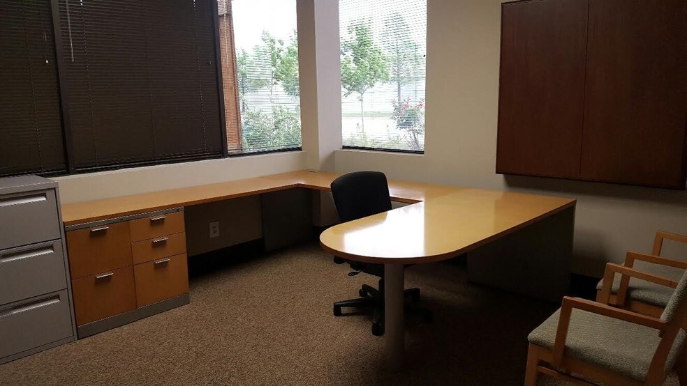 More Photos Of 430 Highway 6 S, Houston Medical For Lease