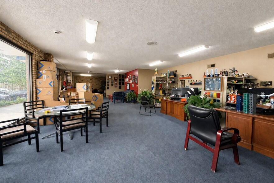 More Photos Of 924 Fisher St, Houston Warehouse For Lease