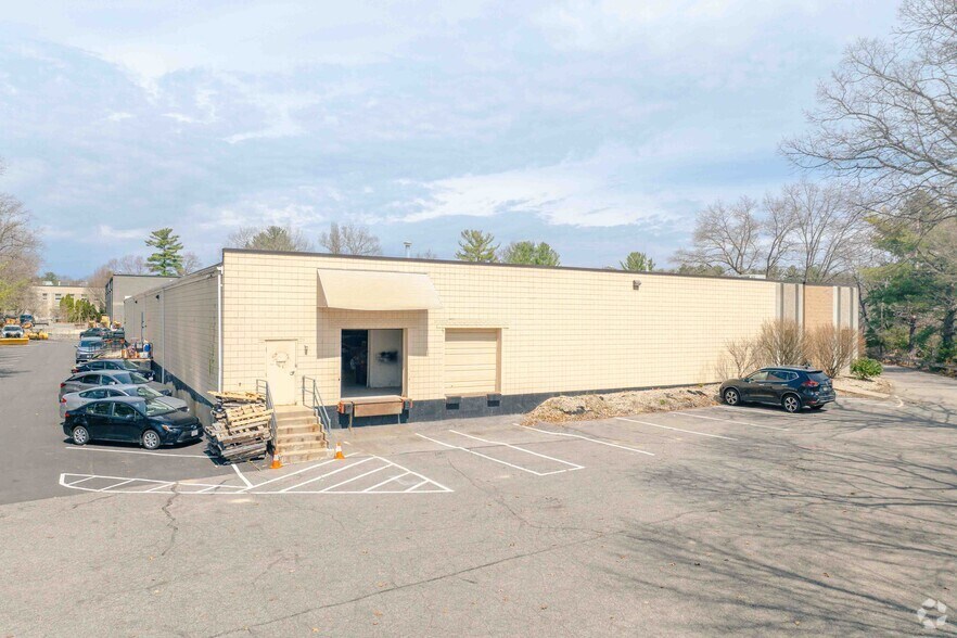 More Photos Of 34 Linnell Cir, Billerica Light Manufacturing For Lease