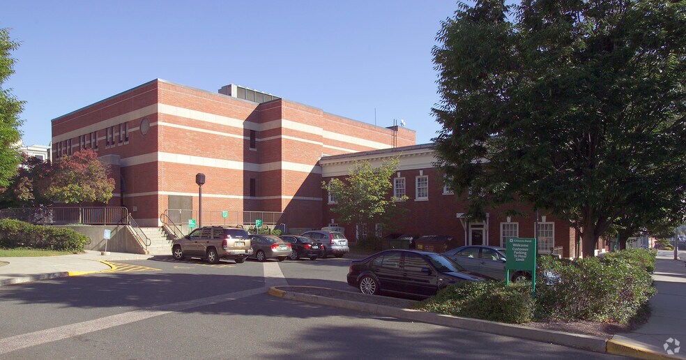 More Photos Of 225-243 Main St, Middletown Office For Lease