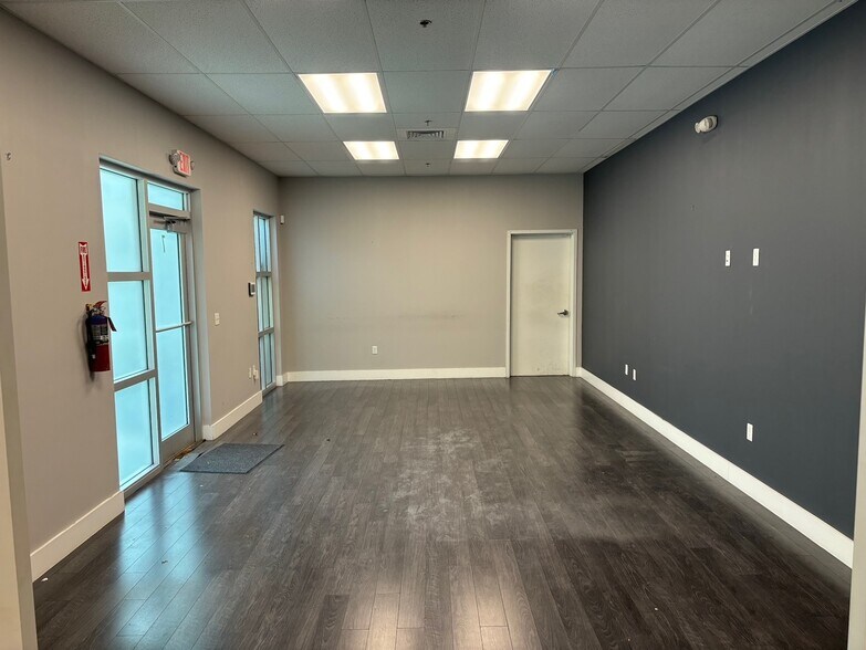 More Photos Of 10380 W State Road 84, Davie Showroom For Lease