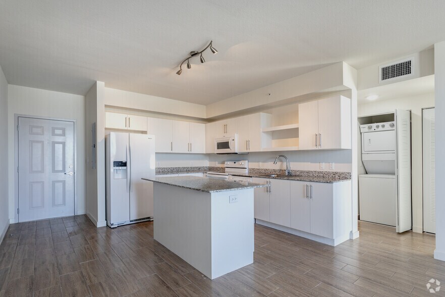 More Photos Of 961 SW 7th St, Miami Apartments For Lease