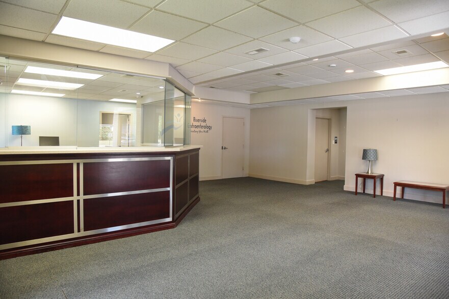 More Photos Of 1302 Somerville Rd, Decatur Freestanding For Lease