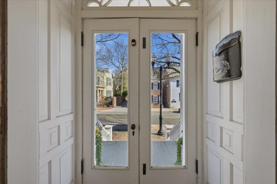 More Photos Of 217 W Boscawen St, Winchester Restaurant For Sale