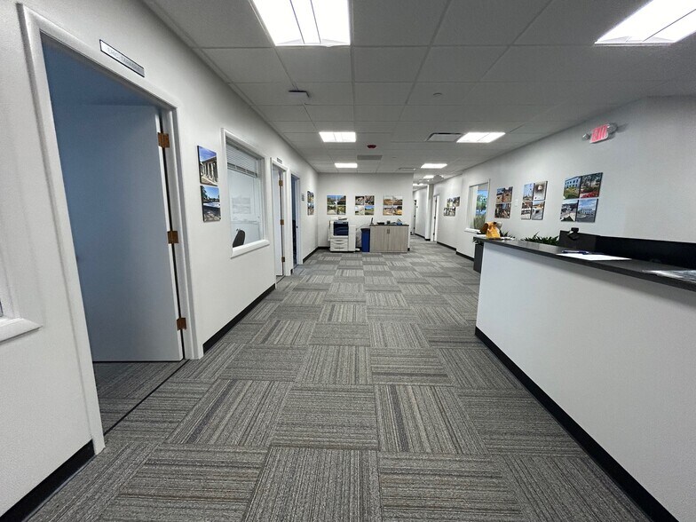 More Photos Of 2250 E Devon Ave, Des Plaines Medical For Lease
