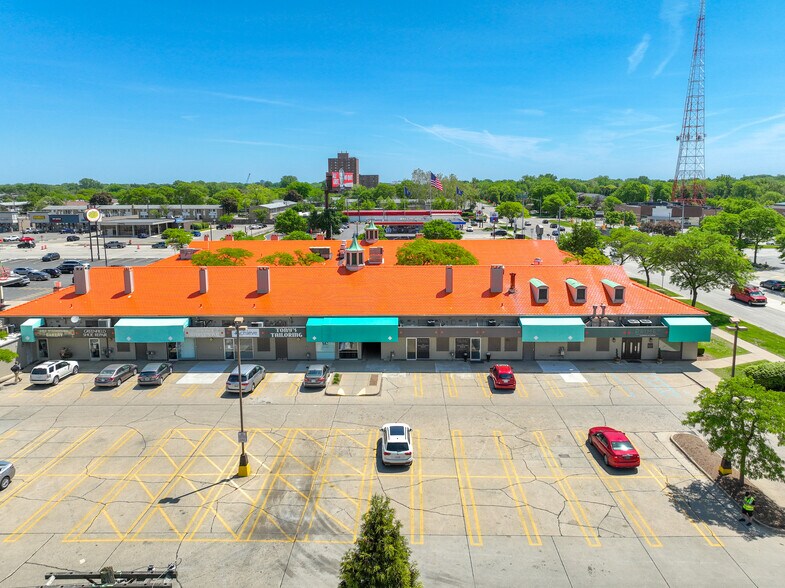 More Photos Of 15612 W 10 Mile Rd, Southfield Freestanding For Sale