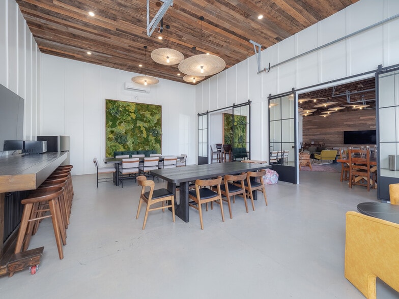 More Photos Of 20300 NE Highway 240, Newberg Hotel For Sale