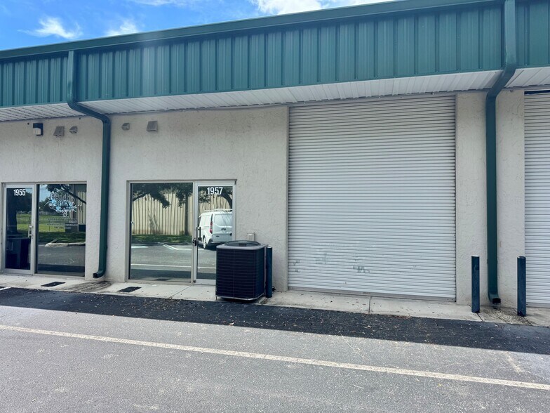 Primary Photo Of 1925 Barber Rd, Sarasota Warehouse For Lease