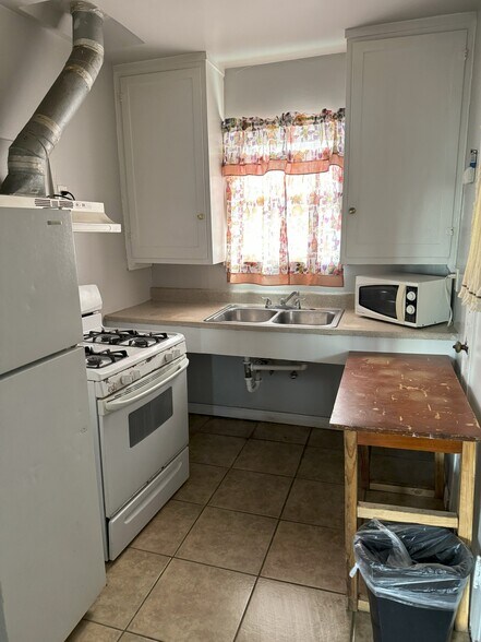 More Photos Of 698 E Polk St, Coalinga Hotel For Sale