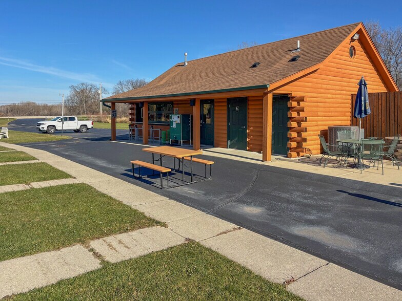 More Photos Of 20101 W Cleveland Ave, New Berlin Golf Course Driving Range For Sale