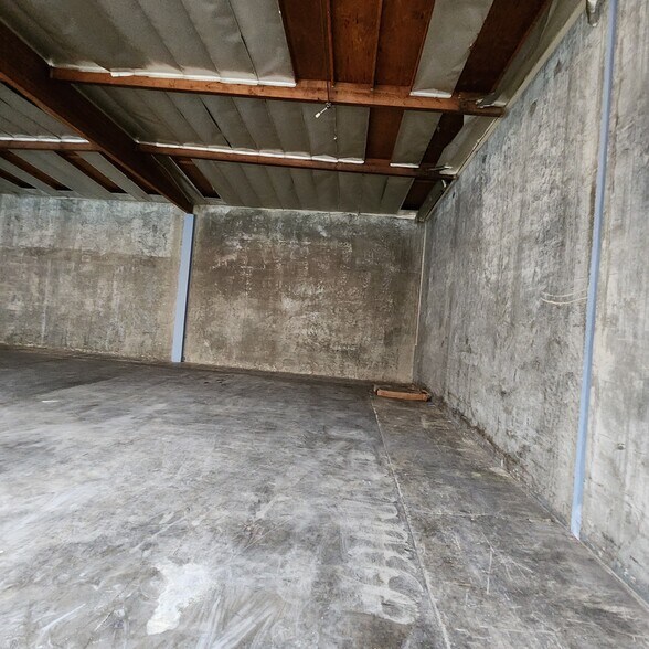 More Photos Of 555 S Isis Ave, Inglewood Warehouse For Lease