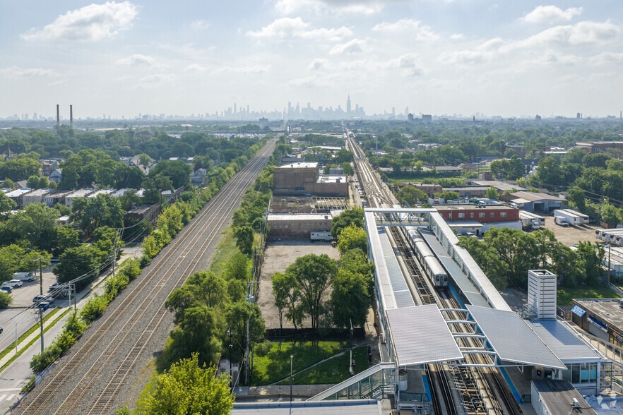 More Photos Of 5144 W Lake St, Chicago Land For Lease