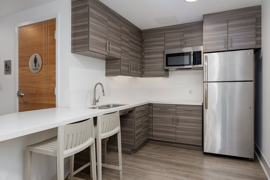 More Photos Of 12035 Wilshire Blvd, Los Angeles Apartments For Lease