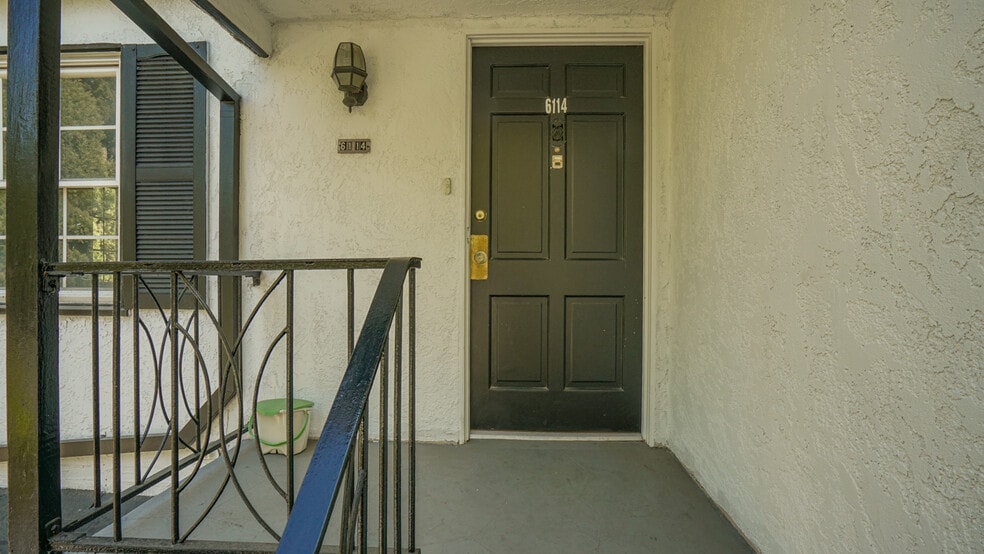 More Photos Of 6112-6114 Saturn St, Los Angeles Apartments For Sale