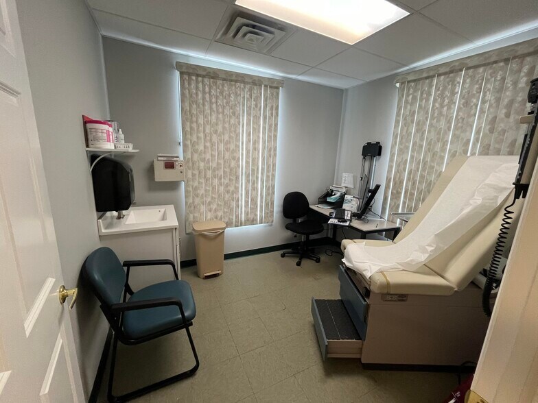 More Photos Of 40 Bey Lea Rd, Toms River Medical For Sale