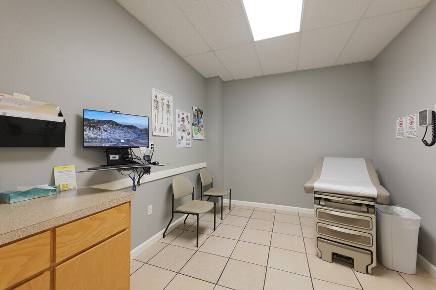 More Photos Of 305 Expressway 83, Mission Medical For Sale