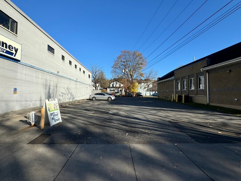 More Photos Of 511-513 N Cayuga St, Ithaca Flex For Sale